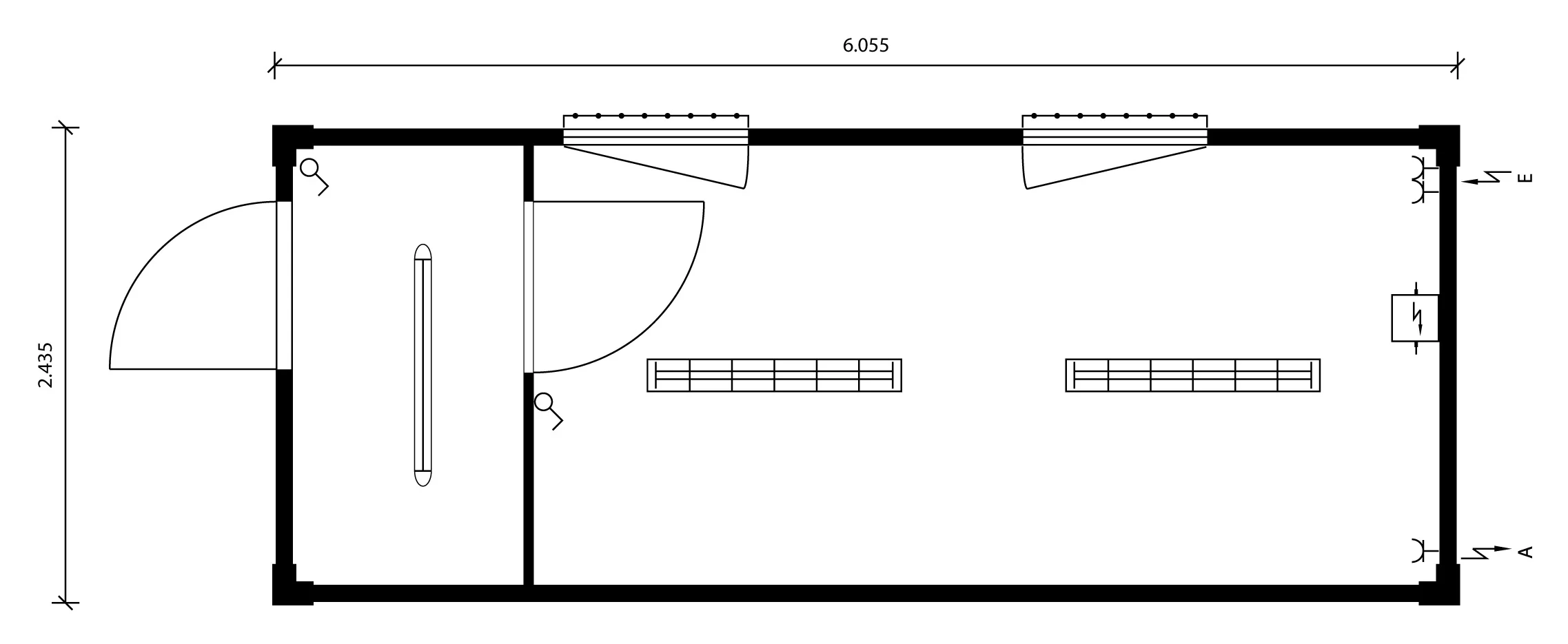 Grundriss des Bürocontainers RAU-027 mit Vorflur, Fenstern, Tür und Leuchten.